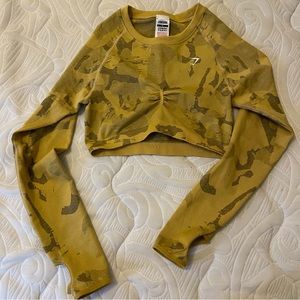Gymshark adapt camo seamless crop top